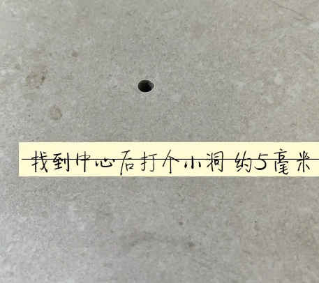 尼勒克瓷砖空鼓维修公司专业解答在瓷砖铺贴过程中，如果砂料搅拌不均匀，将会带来以下问题